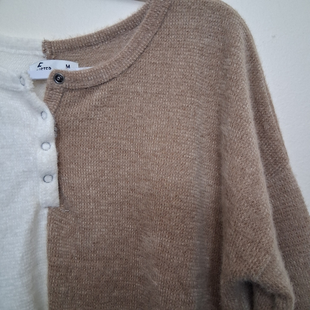 Hollister Two Tone Henley Sweater Top Medium Boxy Slouchy Fuzzy - Picture 3 of 11